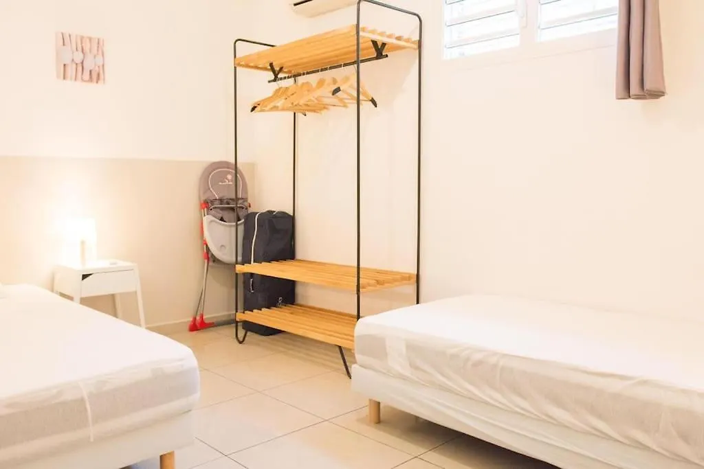 Apartment Charmant T4 Pres De La Plage, Au Gosier Le Gosier